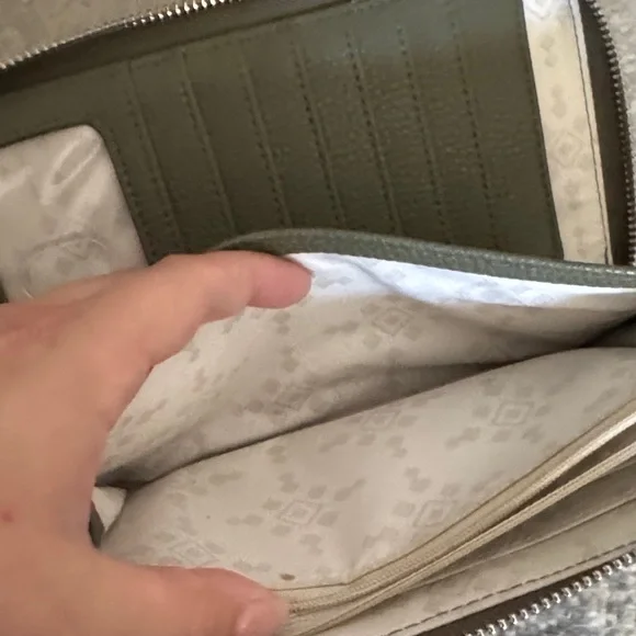 Jewell by Thirty-one Camouflage Women’s Wallet - Picture 4 of 6